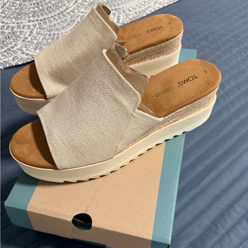 TOMS